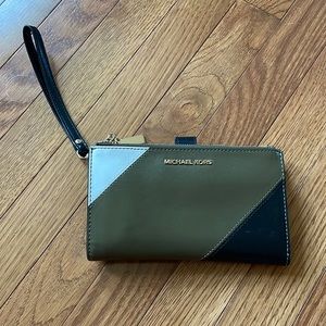 Michael Kors Wristlet/Wallet